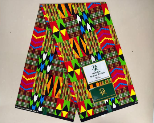 Producto africano con estampado tradicional, colores vibrantes y tela de alta calidad